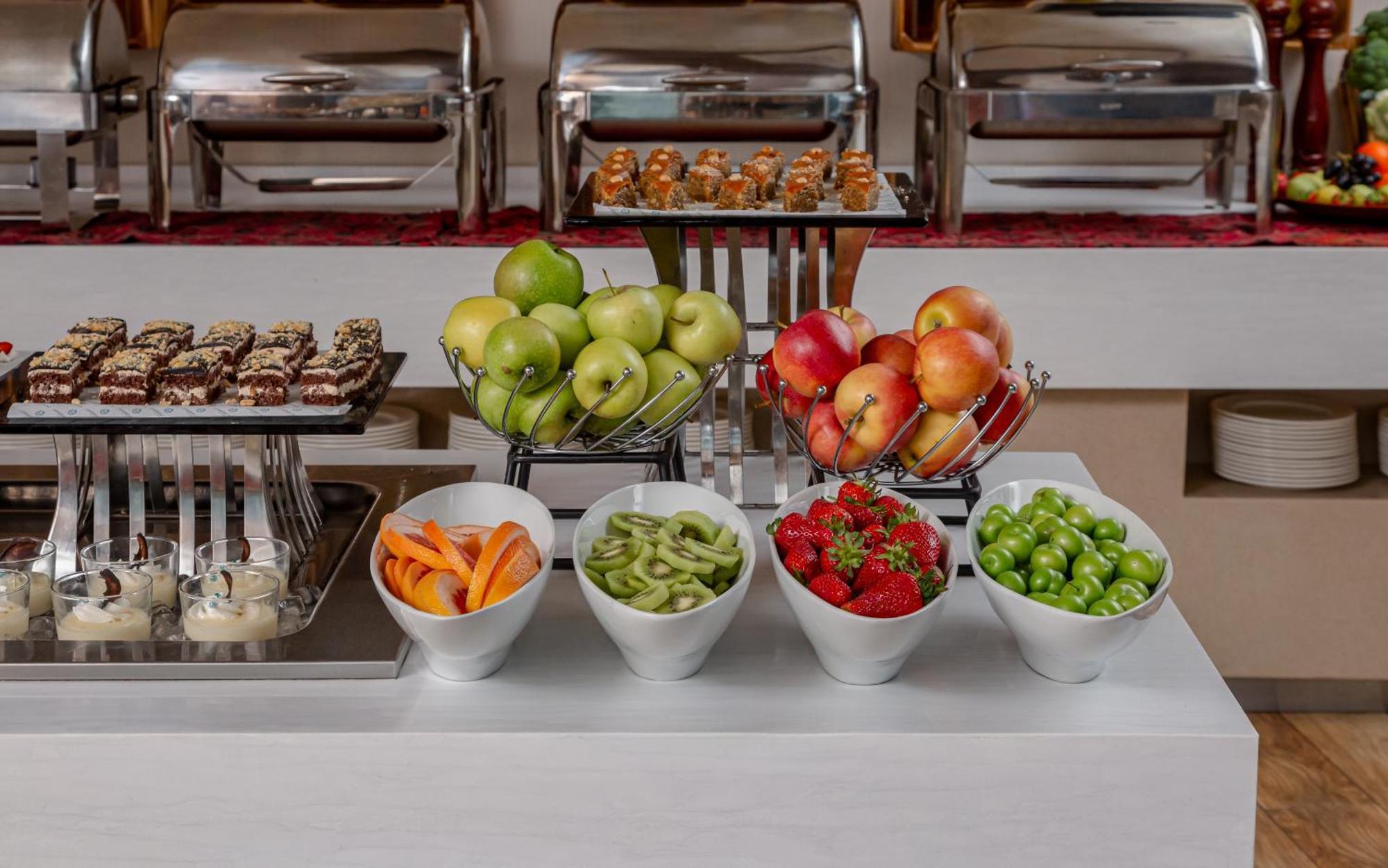 Lankaran Springs Wellness Resort Екстер'єр фото Fruit at a buffet