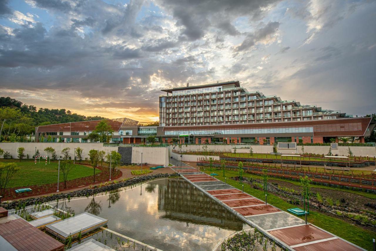 Lankaran Springs Wellness Resort Екстер'єр фото The hospital at sunset